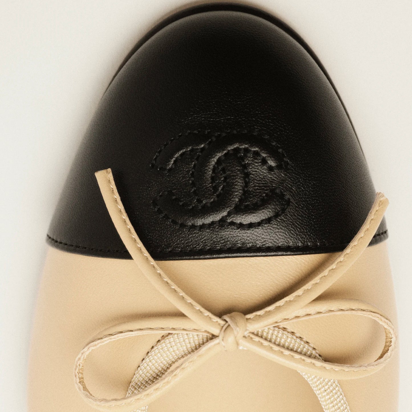 chanel BALLET FLATS Lambskin beige & Black