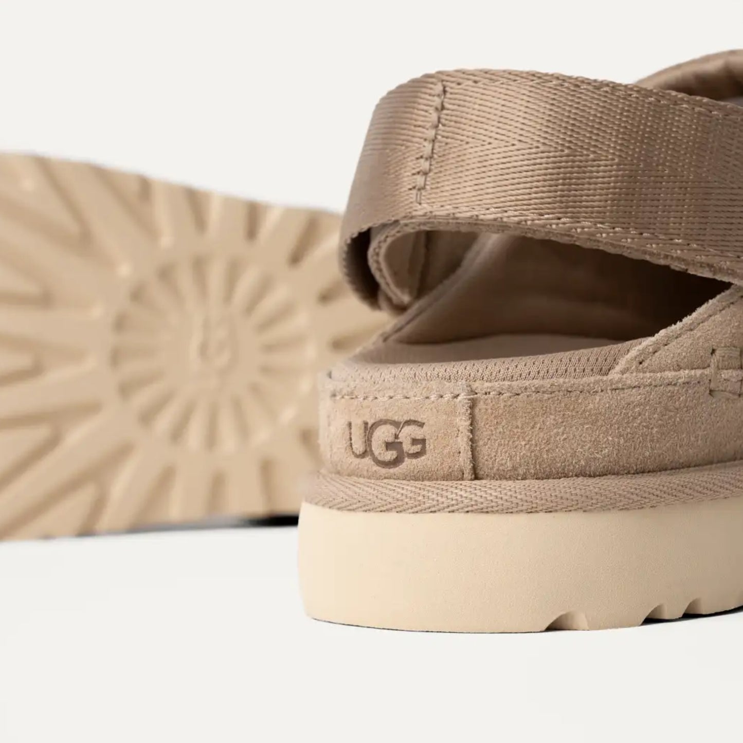 Ugg Goldenstar Clog Sand